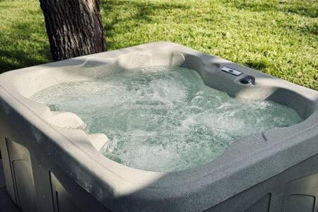 Hot Tub! The Blue Ridge Luxury Container Home 벨미어드 외부 사진