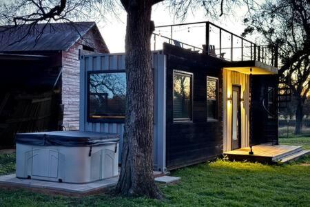 Hot Tub! The Blue Ridge Luxury Container Home 벨미어드 외부 사진